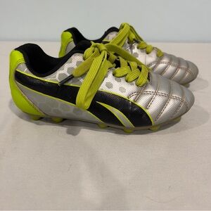 Puma Procat Equalizer Soccer Cleats Kids Youth Size 13, Green Black Silver